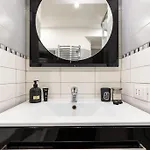 Design Loft Near Colosseo Апартаменты Рим