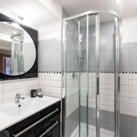 Design Loft Near Colosseo דירה רומא